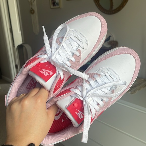 Nike Air Max 90 - Valentines Day (2021) - Picture 6 of 8